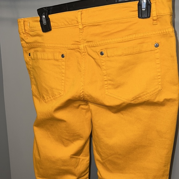 Two by Vince camuto yellow jeans - Picture 2 of 3